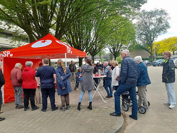 https://doetinchem.sp.nl/nieuws/2024/05/bewoners-caenstraat-presenteren-zwartboek-over-afvalproblemen